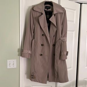 London fog tan knee length trenchcoat.